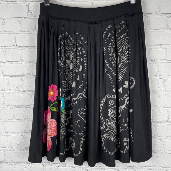 DESIGUAL black pleated lightweight skirt fun doodles floral, size S - Picture 2 of 14